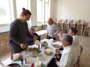 Un repas équilibré et de saison, qui aide chaque aidant à être mieux dans son assiette !