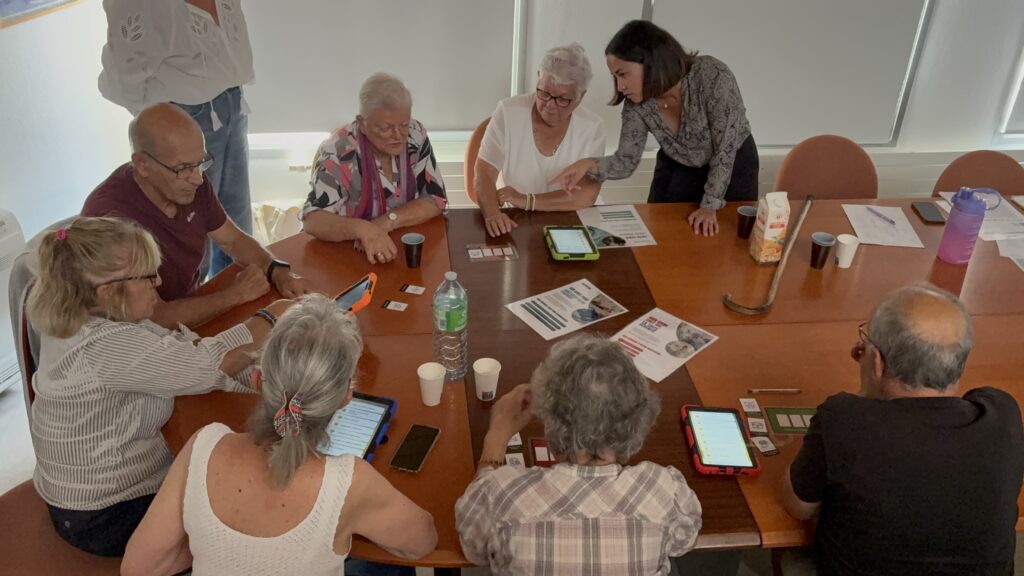 La clé de la réussite ? La coopération entre les participants, accompagnés par notre animatrice pour venir à bout des énigmes...