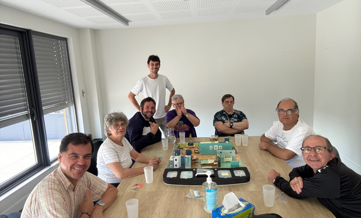 Avec le plateau Mon Logement et moi, se projeter dans la vie quotidienne après la retraite est un jeu d'enfant.