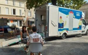 Le Truck sillonne les territoires de Nouvelle-Aquitaine.