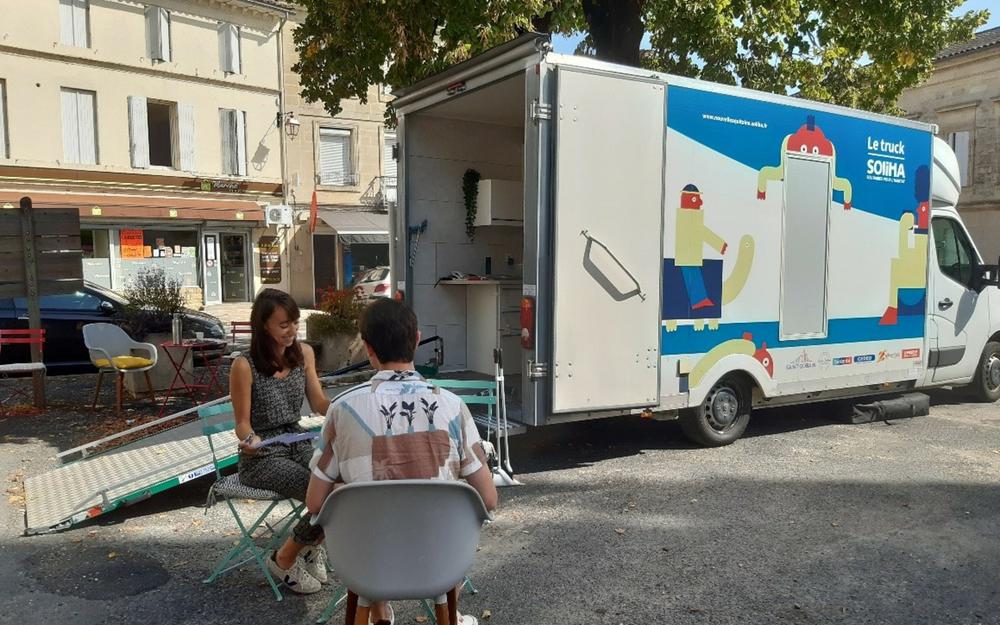 Le Truck sillonne les territoires de Nouvelle-Aquitaine.